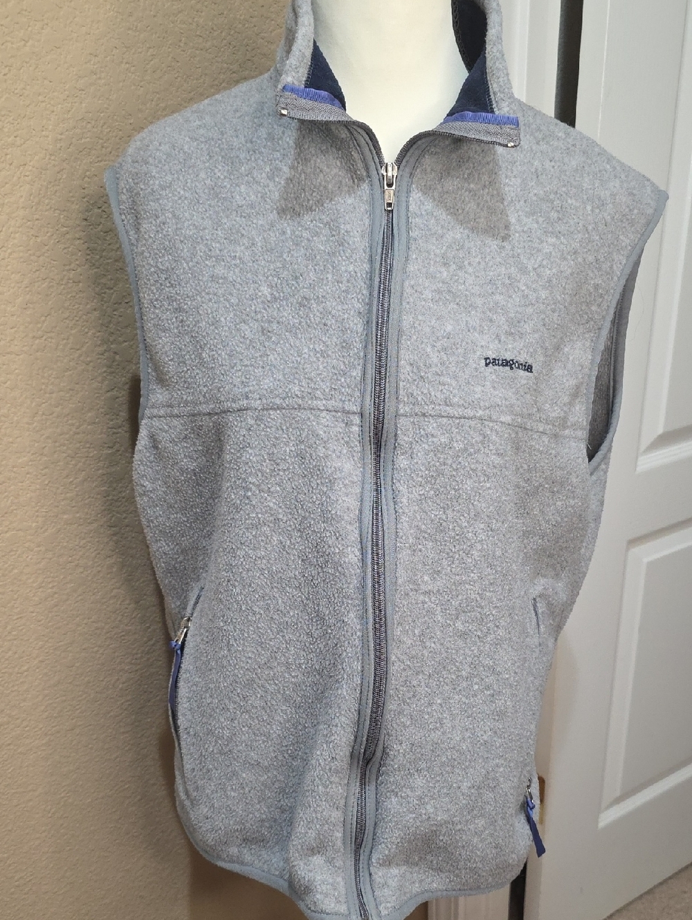 Patagonia Light Gray Full-Zip Fleece Vest with Blue Trim
